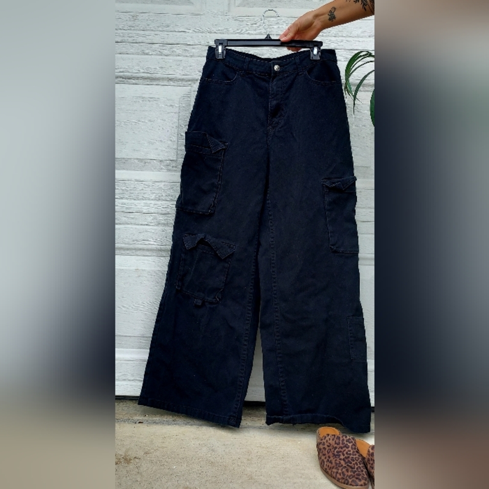 H&M Womens Black Cargo Jeans